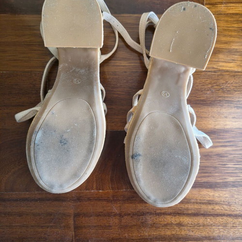 Issue Fashion high heel sandals with straw design size 39 like new beige