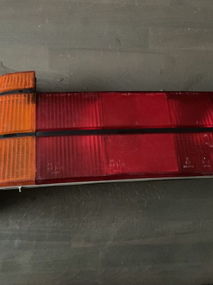 Alfa Romeo 75 задна лява светлина употребявана, оригинална с платка и крушки