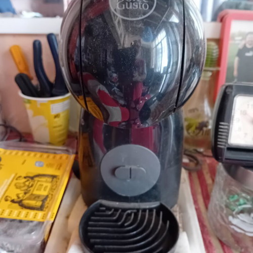 Krups Piccolo XS Dolce Gusto capsule coffee machine, 15 bar pressure, black