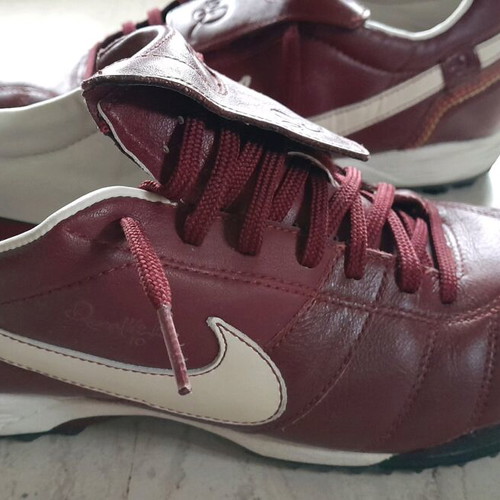 Nike Ronaldinho Limited Edition Athletic Shoes Size 43 Like New Brown Red