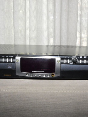 CD Recorder CDR-775 used for parts or repair