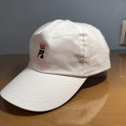 White baseball cap with graphic design new