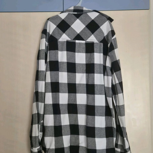 Men's black and white checkered shirt like new, size M