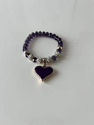 Bracelet with purple faceted beads and purple heart charm, silver-tone