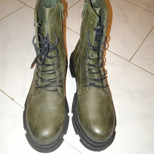 Boots khaki with zipper and laces like new