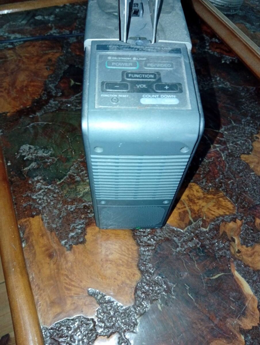 Sony LCD projector Model CPJ-D500 used - € 49,00 - Vendora.cy