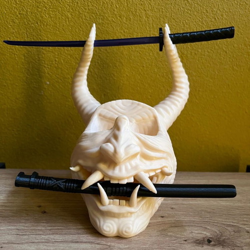 Oni Mask Controller Stand with Katana for PS5 and Xbox new