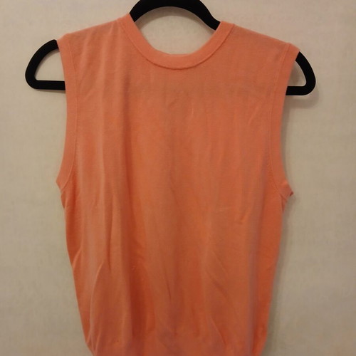 Zara sleeveless knit vest size L like new, peach color