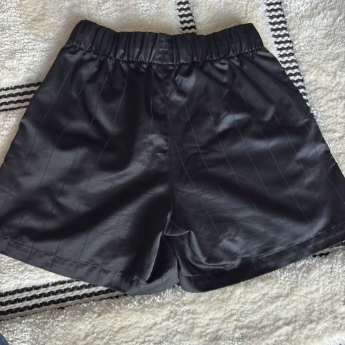 Jordan Unisex shorts like new, black and red, size S