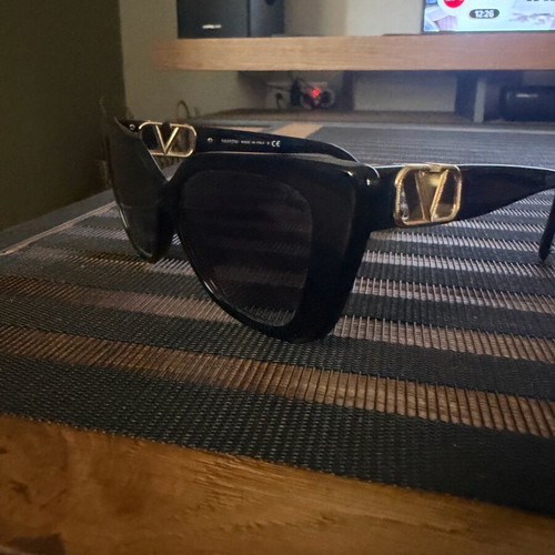 Valentino sunglasses new, black with case