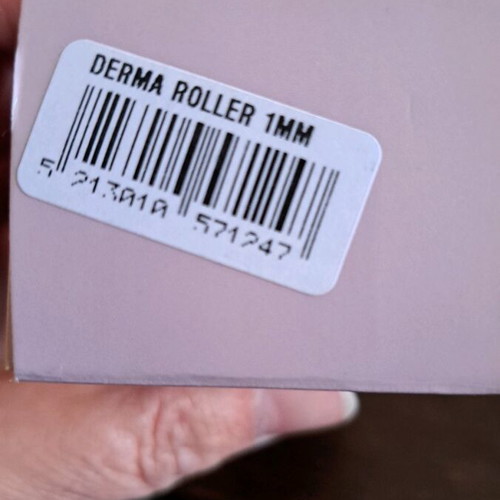 Derma Roller 1.0mm and Lancaster pouch new
