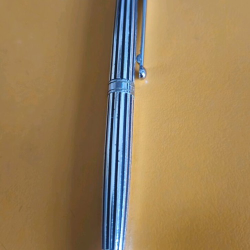 Mini metal pen like new