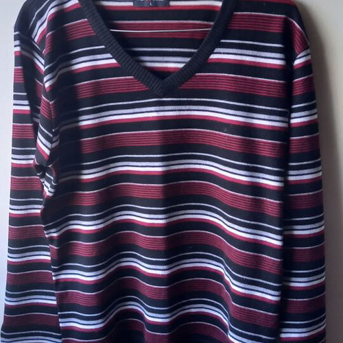 Men's knitted V-neck sweater used, size L, black and red