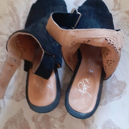 Alpewoman black sandals size 38 like new, 8.5 cm heel