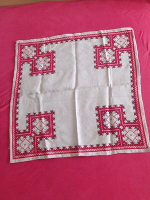 Hand-embroidered table linen new, unique and stylish