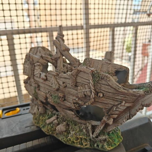 Aquarium decoration shipwreck new, polyresin safe for fish