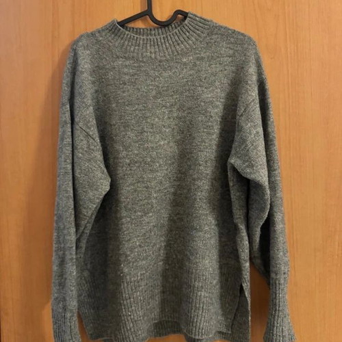 H&M sweater used, gray, size medium-large