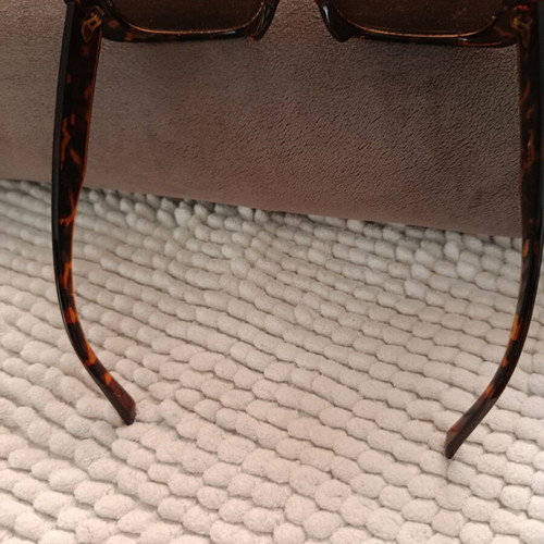 Sunglasses rectangular frame used, brown tortoiseshell