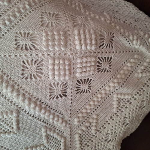 Vintage handmade white cotton bedspread blanket, Kouverli Yfanto