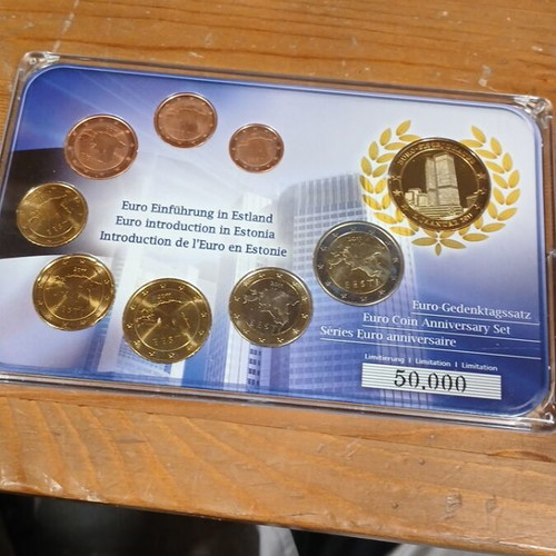 Estonia 2011 Euro Coin Set like new with medal and certificate
