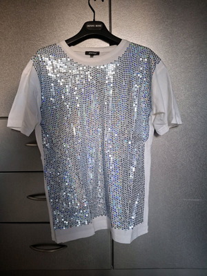 Denny Rose short-sleeve blouse like new, white with silver