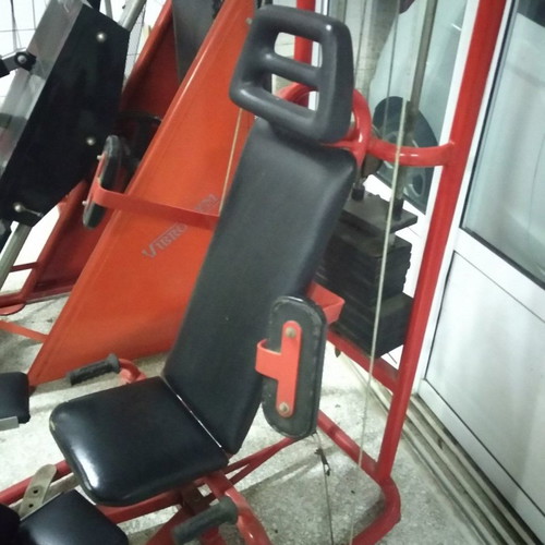 Adductor machine used, heavy-duty construction with pulley system