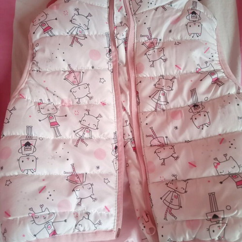 Sleeveless vest for girl 2 years like new