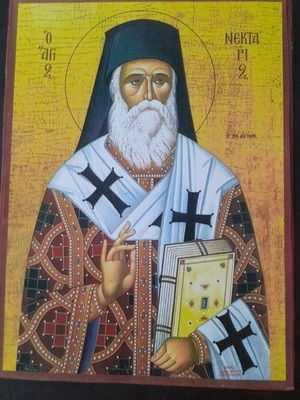 Ξύλινη εικόνα Αγ. Νεκταρίου καινούρια, 39×28 εκ., τεχνική ντεκουπάζ