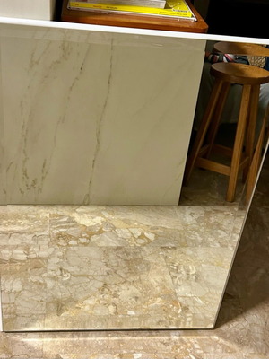 Καθρέπτης παραλληλόγραμμος σαν καινούργιος, ματ λευκή λάκα