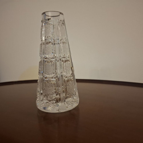 Cut Crystal Vase like new with pinwheel star pattern