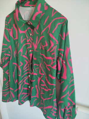 Shirt medium size like new