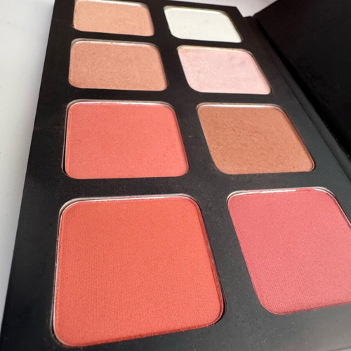 Extreme Glows Palette new with 4 highlighters and 4 compact blush
