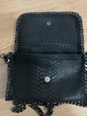 Daniel leather shoulder bag new, authentic leather