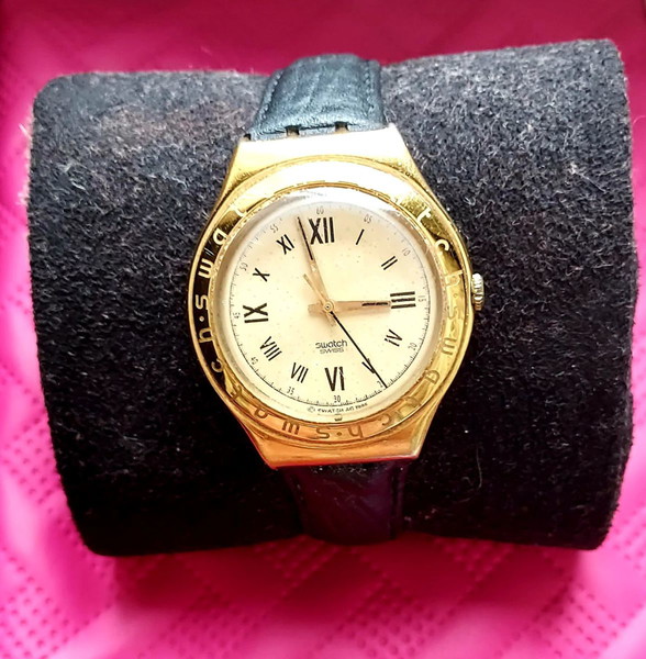 Εντυπωσιακο ρολόι SWATCH.
