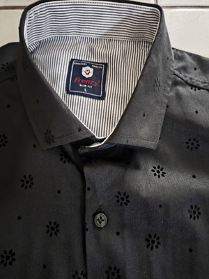 Shirt NoL slim black with embossed design like new, size L
