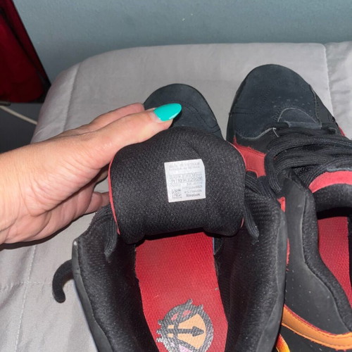 Reebok Kamikaze 2 Lava athletic shoes like new, multicolor, size 44.5