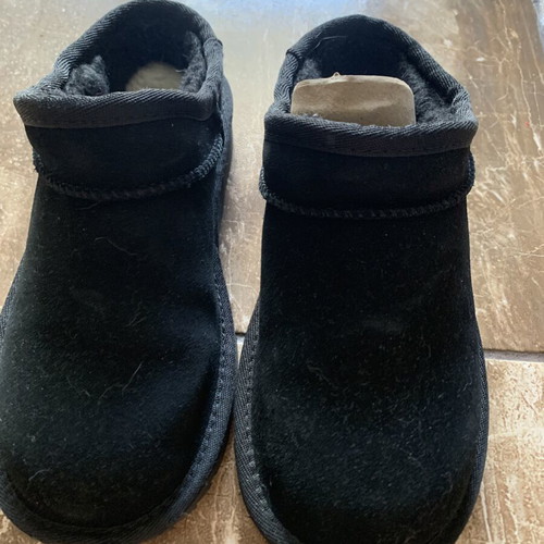 Ugg Australia low boots size 32.5 new, black