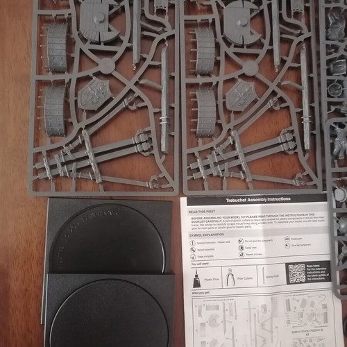 Conquest Giant Miniature Trebuchet 100 Kingdoms like new
