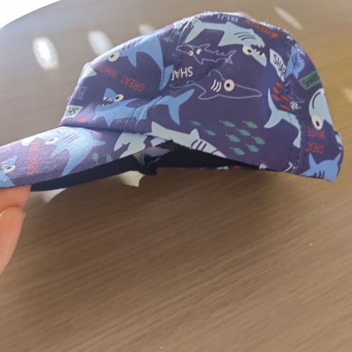 Children's cap with shark print, size S