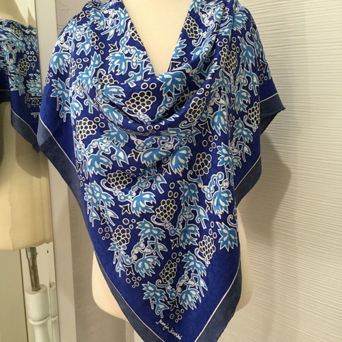 Marja Kurki vintage silk scarf 115/115 cm like new, blue