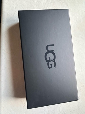 UGG wallet new silver