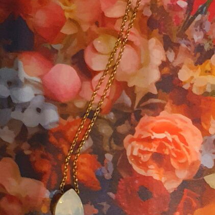 Necklace with Swarovski stone new, gold, iridescent teardrop