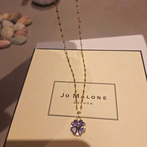 Necklace with purple stone new
