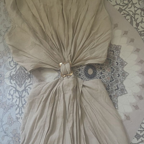Zara dress with golden buckle like new, beige, size M
