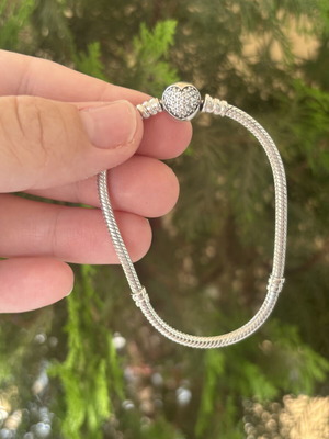 Pandora bracelet 590743CZ like new, silver, heart clasp with zirconia