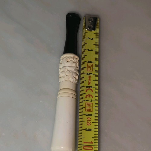 Meerschaum Carved Cigarette Holder new with Bone Thread and Black Mouthpiece