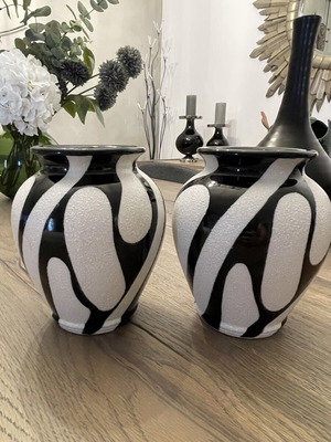 Antique vases set of two, like new, white and black
