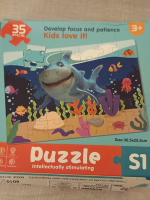 Children's puzzle 35 pieces ocean theme like new