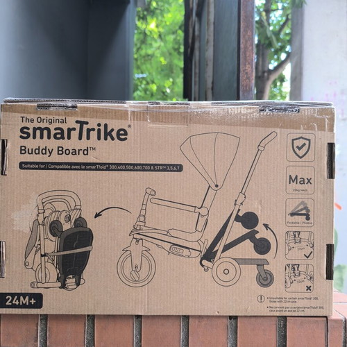 SmarTrike STR7 J Red tricycle like new with sun canopy and storage bag