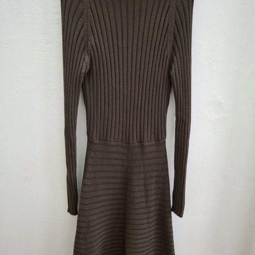 Killer Loop brown off shoulder dress like new, size M